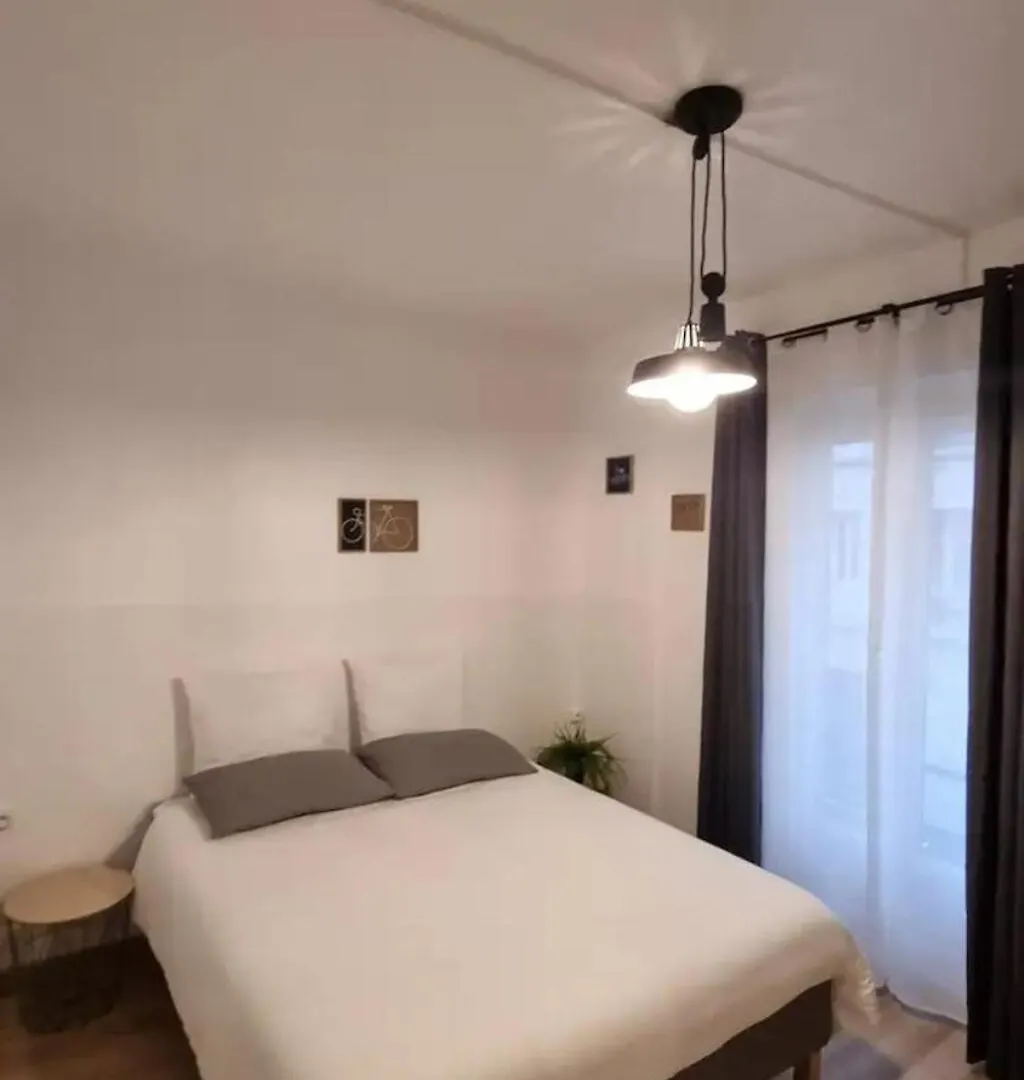Appartamento Paris Opera - Montmartre & Metro 13 & 14 0*,